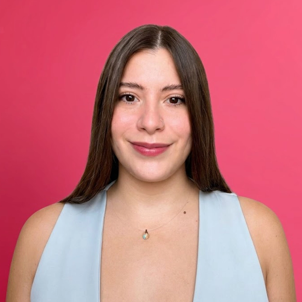 Genesis - Comunicadora social y especialista en marketing de Two-bithost